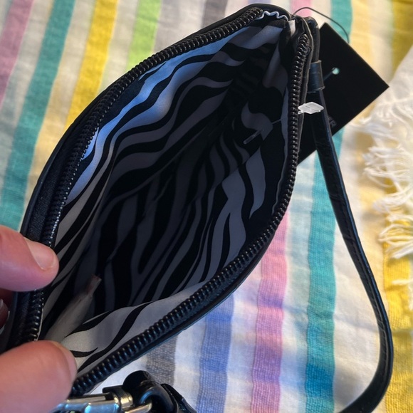 WILSONS Leather wristlet, brand new with tags! - Picture 5 of 8